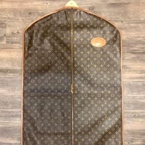 LOUIS VUITTON hanging garment bag